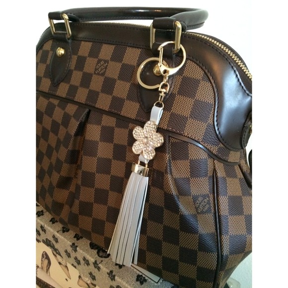 Bag Charm-Bling Flower with Faux Leather Gray Tassel - Picture 6 of 7